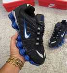 Adidasi universali nike