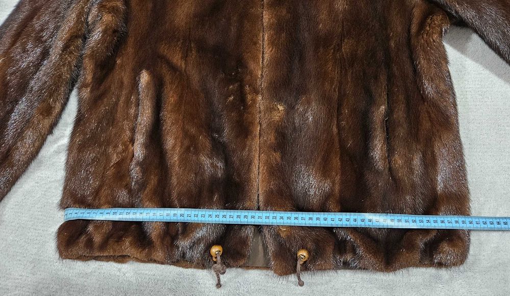 Дамско палто от естествена норка с качулка