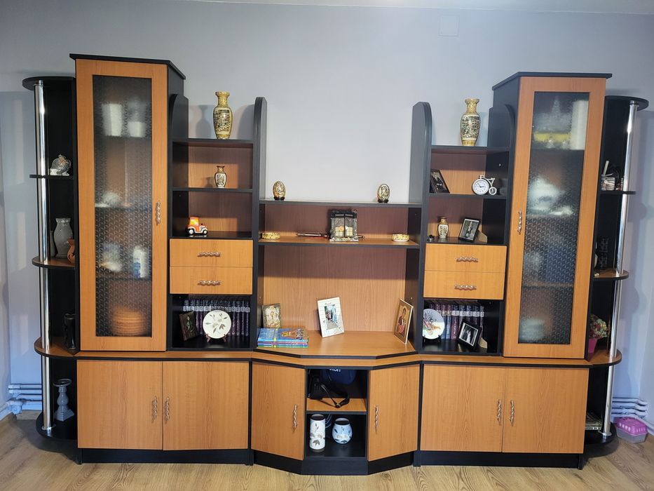 Vând mobilă sufragerie