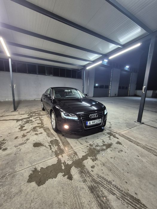 Ауди а5  2.7  ..