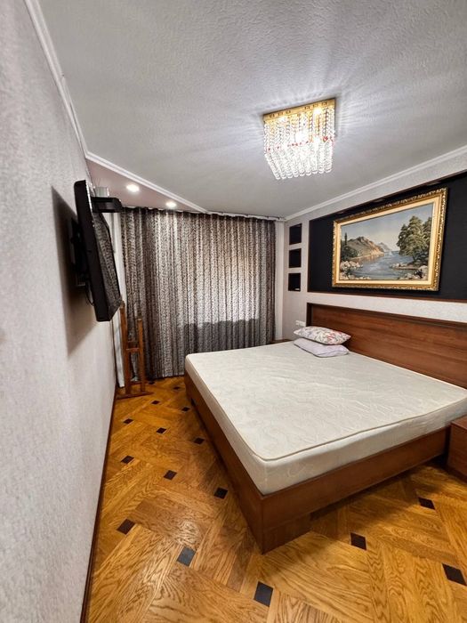 4 комнатная ЦУМ метро Космонавтов Дружба народов