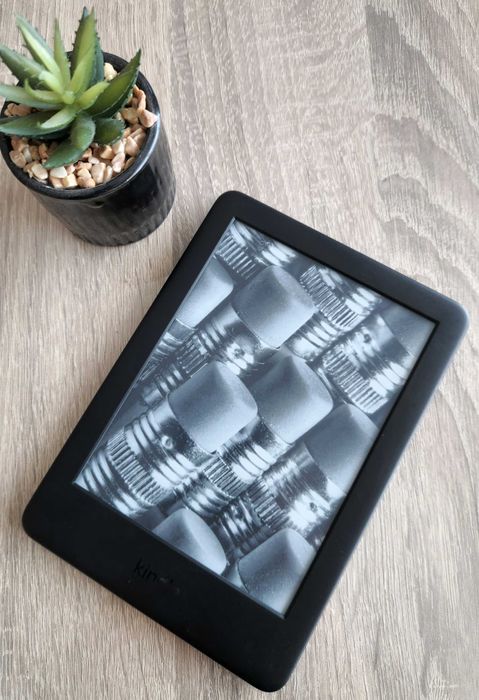Kindle 10th generation електронен четец с подсветка БЕЗПЛАТНА ДОСТАВКА