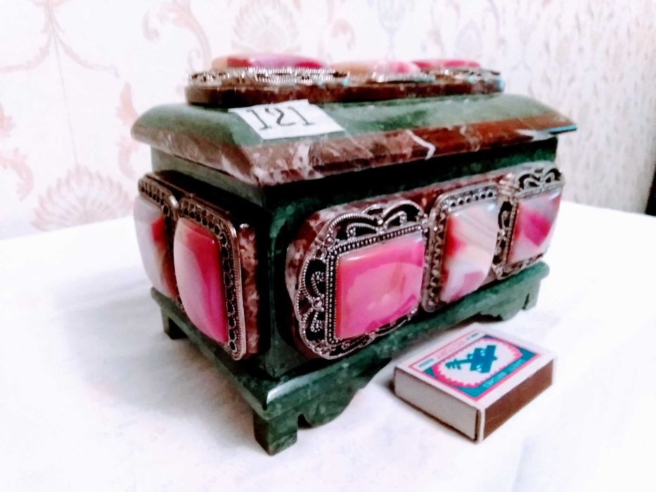 Продам изделия из камня, шкатулки, подсвечники и т.д.