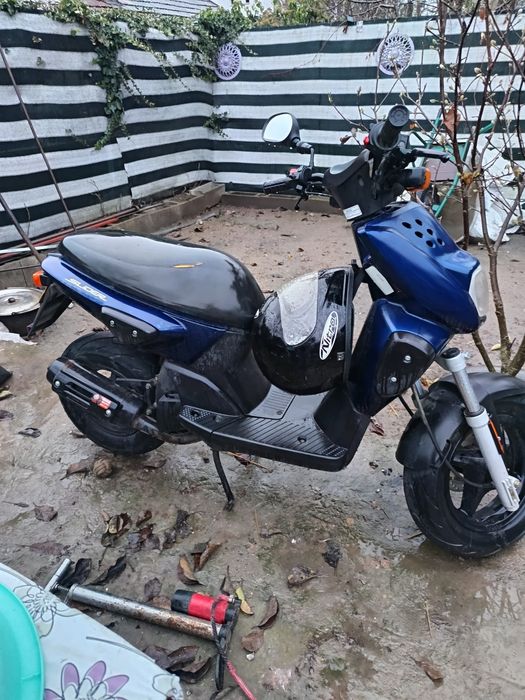 Vînd Yamaha slider 50 cm3 adus din Ungária