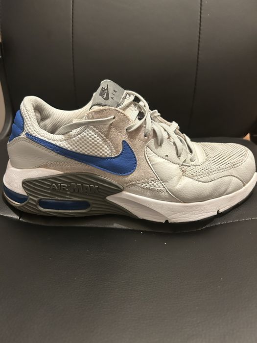 Vând Nike Air Max – purtați puțin, stare excelentă