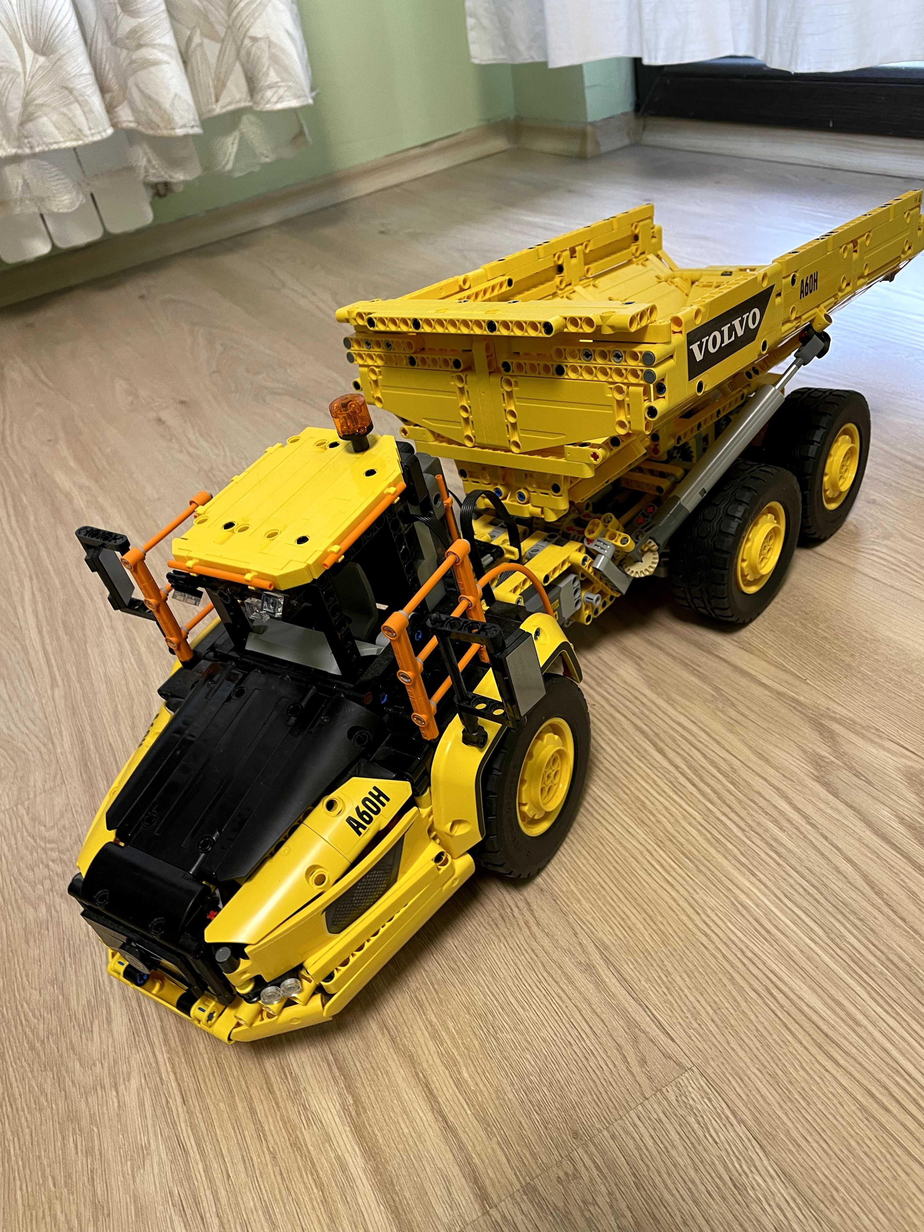 LEGO Technic - Transportеr Volvo 6x6 42114, 2193 части