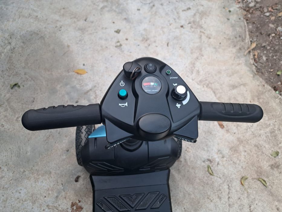 Cărucior scuter electric