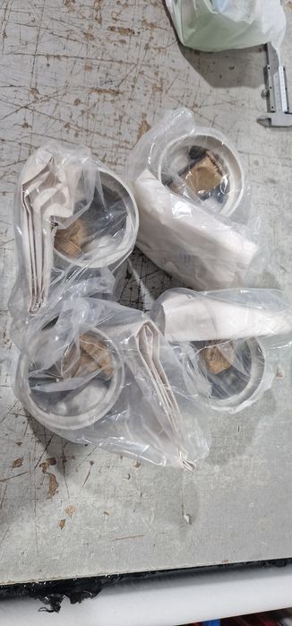 Set motor tractor Fiat: 411, 411r 412, 415, 421, 431,
Pachetul contine