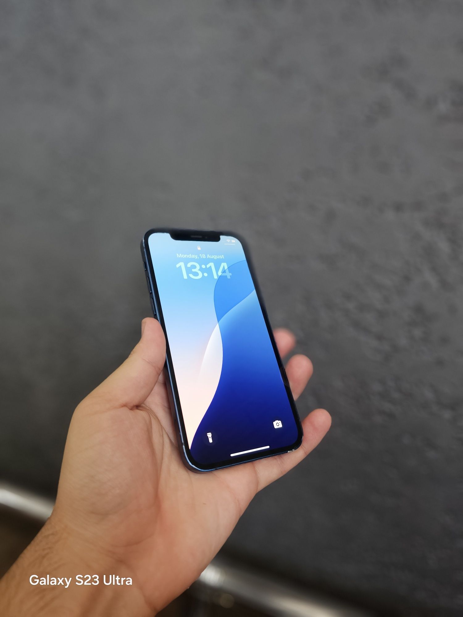 Iphone 12 blue rangda