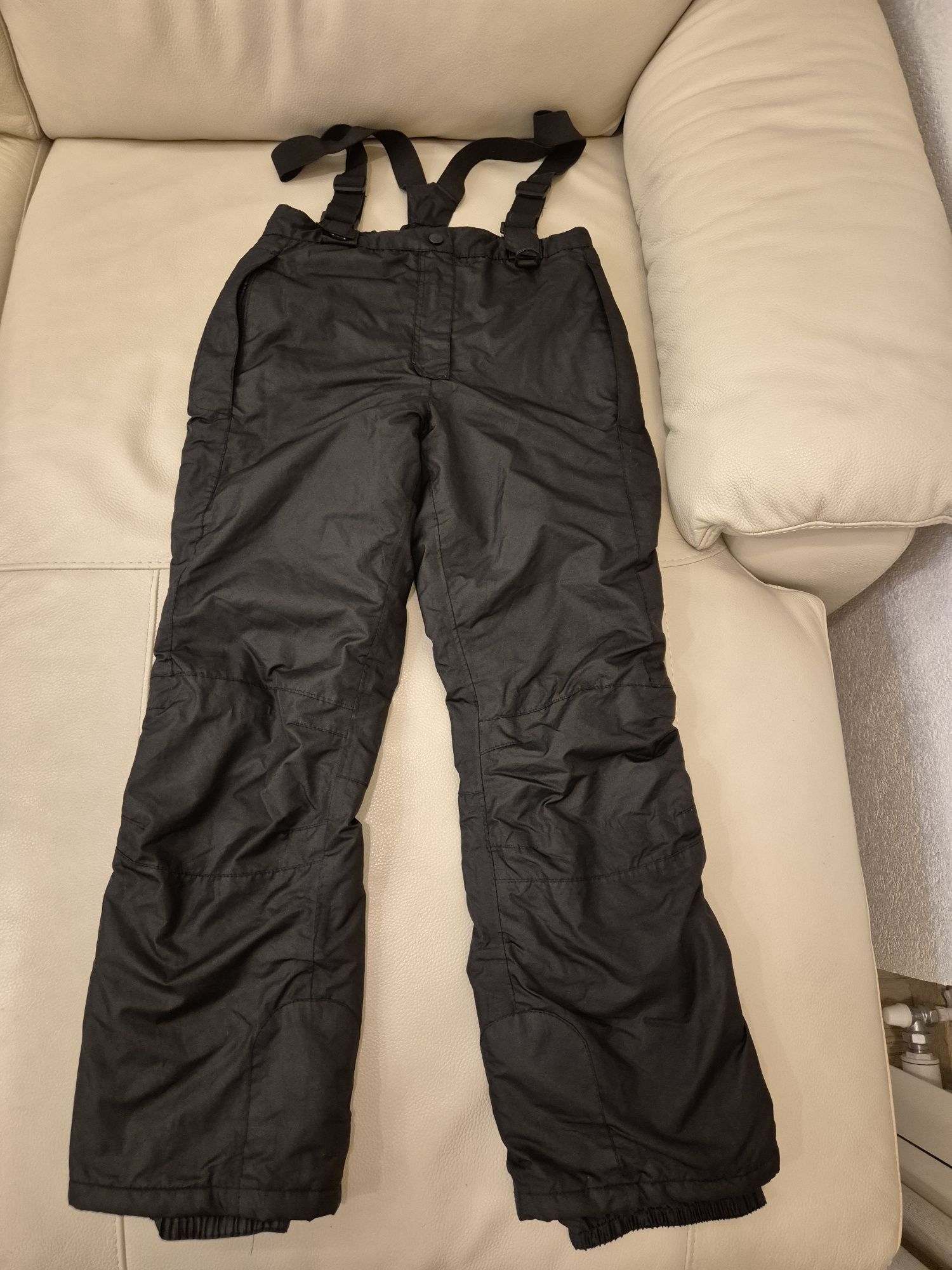 Pantaloni de schi