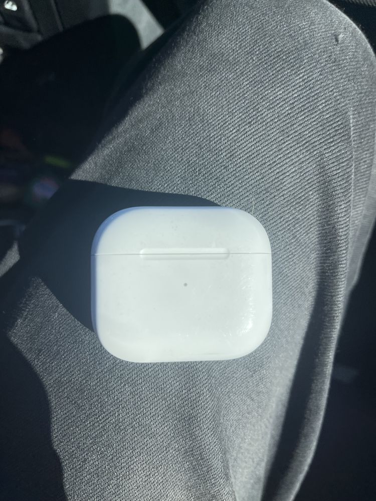 Продам AirPods 3
