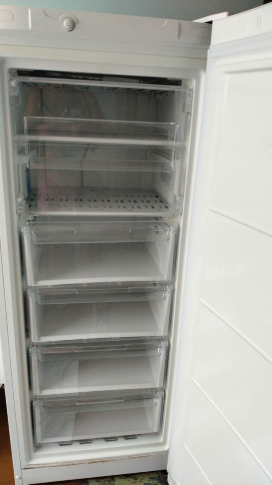 Морозильник Indesit