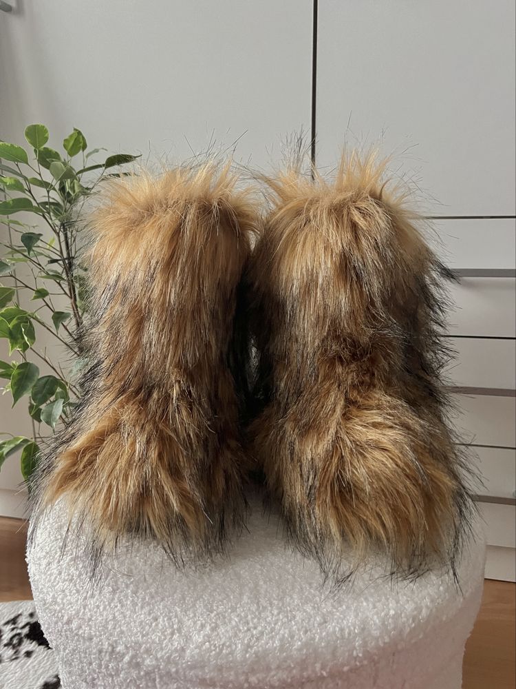 Faux fur snow boots y2k