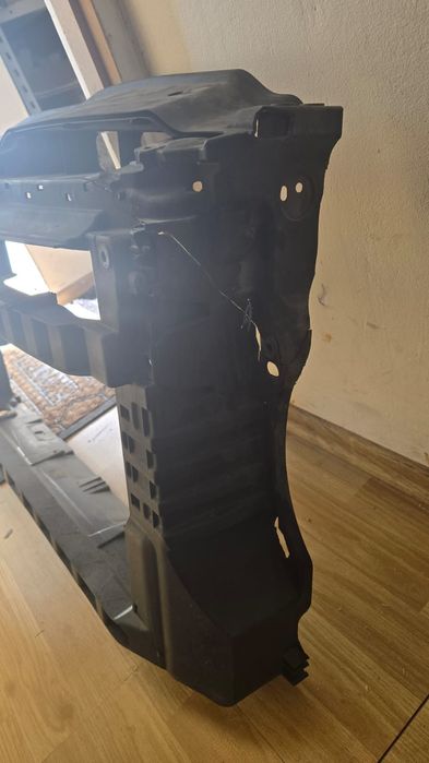 Piese VW Golf 6 trager aripa grila proiector