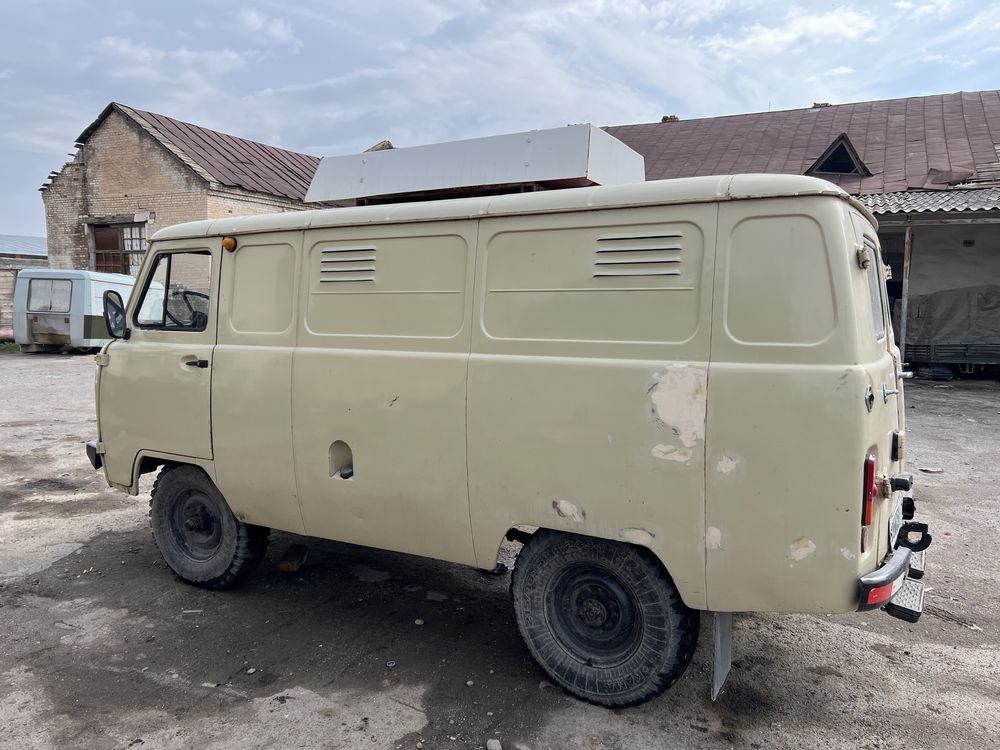 Uaz сотилади