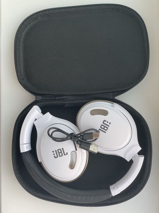 Продаю JBL Tune 860 — как новые!