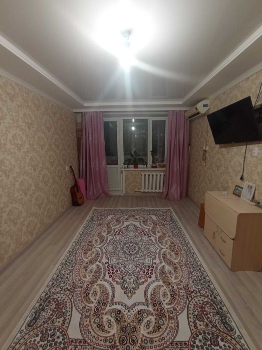 Продам 2 комн. квартиру в Уральске