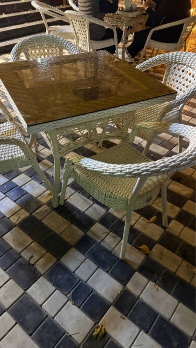 Стол стул сотилади