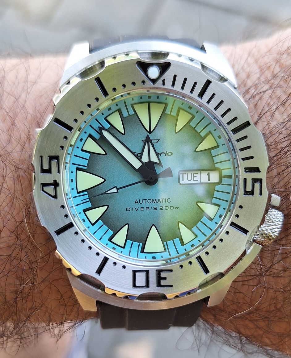 Ceas automatic nou.