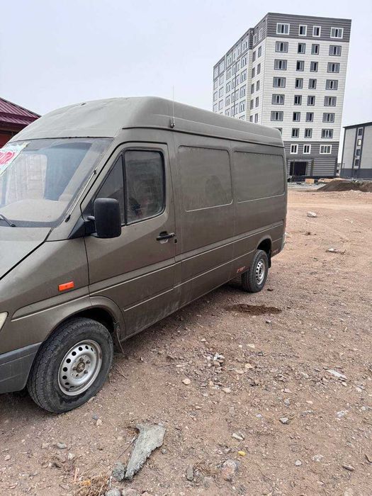 Srochni Sprinter Mercedes-Benz 212D  YUK FURGON 1996-yil sotiladi