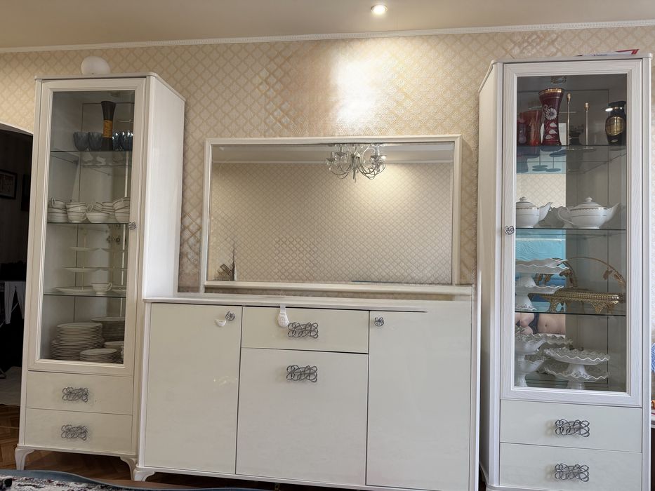 Серфант шкаф витрина