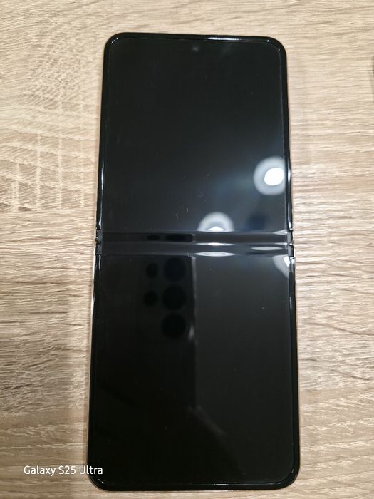 Sumsung galaxy Z Flip 4