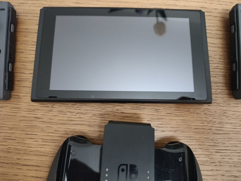 Nitendo switch black (без кутия) като нов