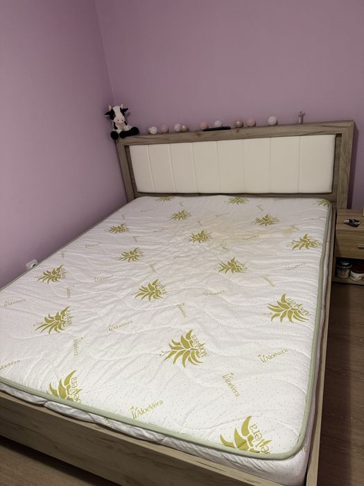 Pat de doua persoane cu saltea