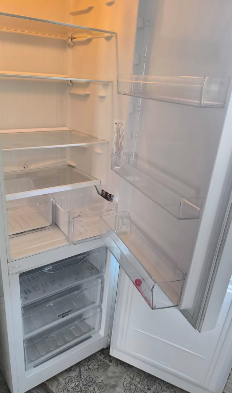 Продам холодильник Индезит