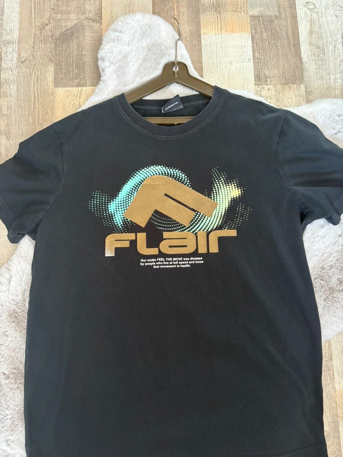 Тениски на марките NIKE Armani Flair Pause Guess