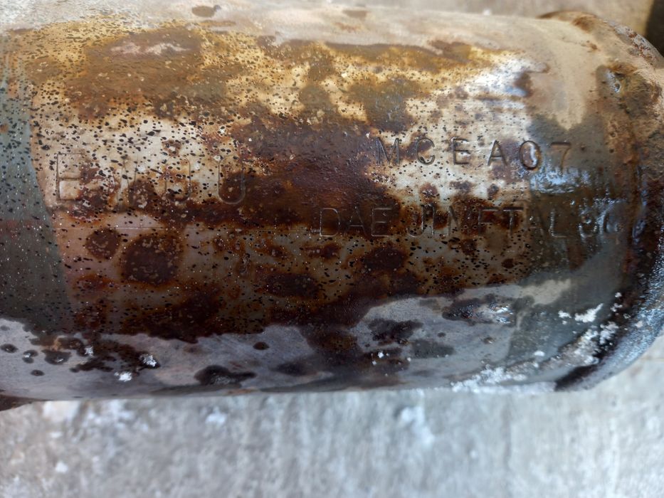 Vand catalizator de la masina benzinara