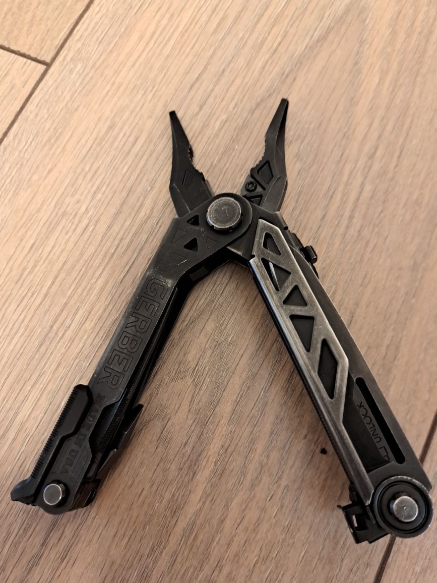 Multifuncțional GERBER