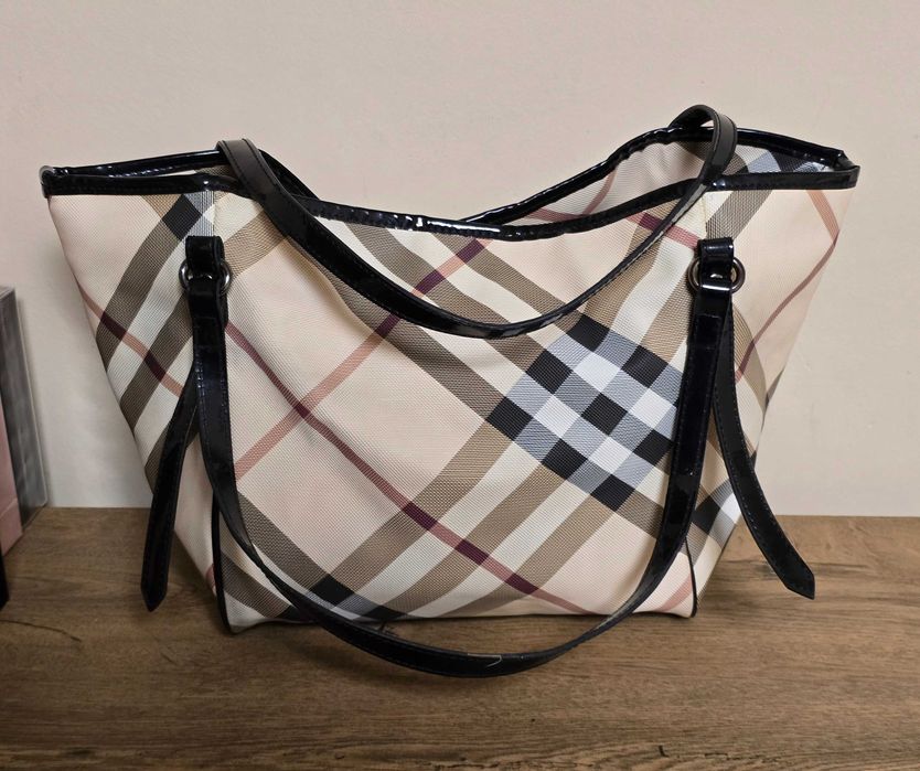 Burberry оригинална дамска чанта