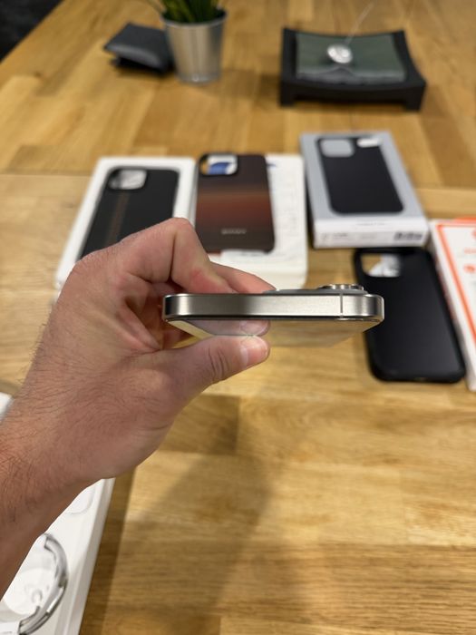 iPhone 15 Pro Max 256GB Natural Titanium + кейсове