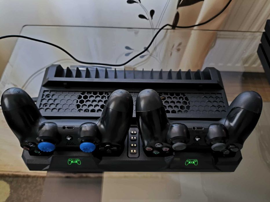 Конзола за игра Playstation 4 Pro