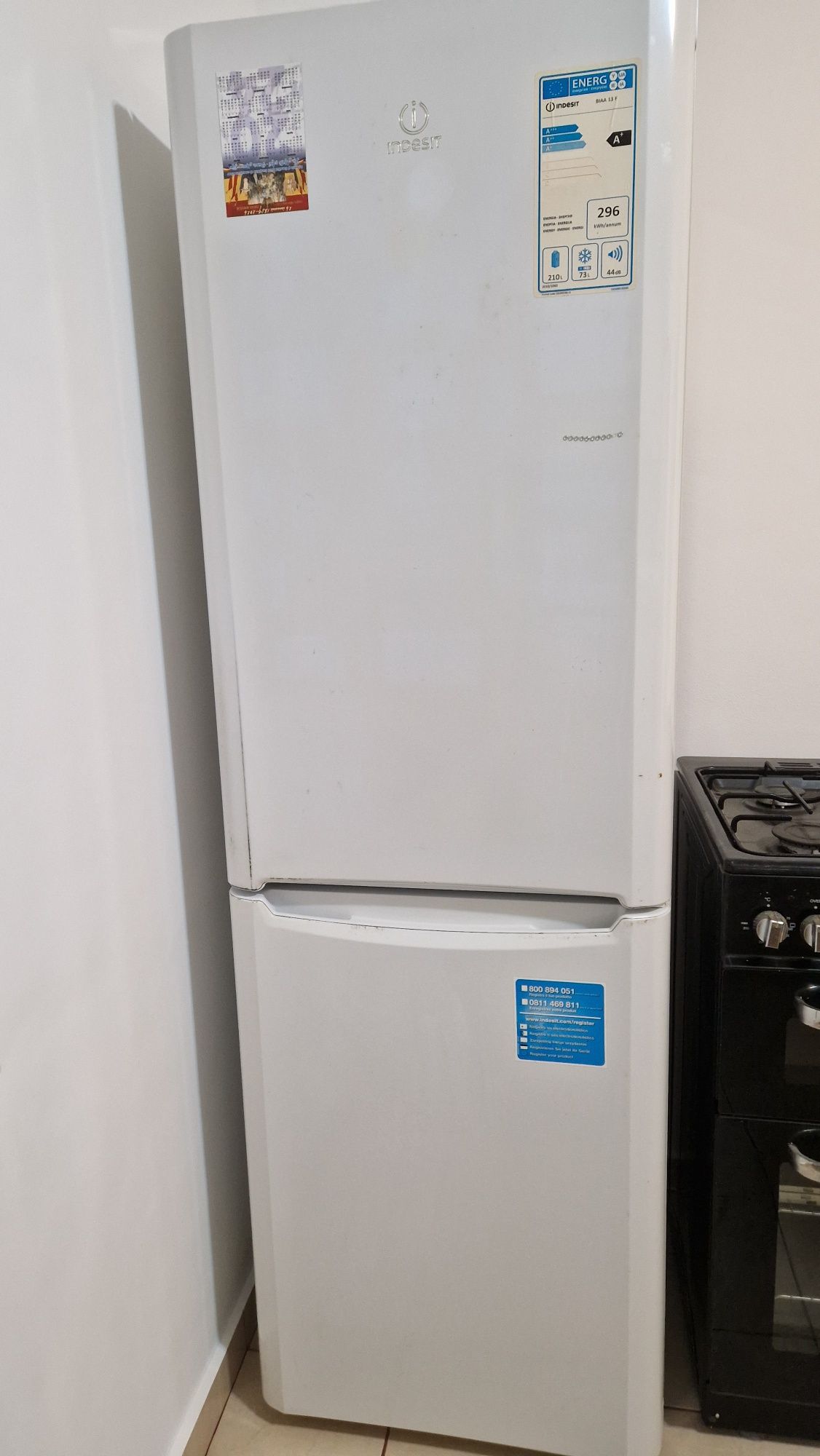 Frigider Indesit 500 lei