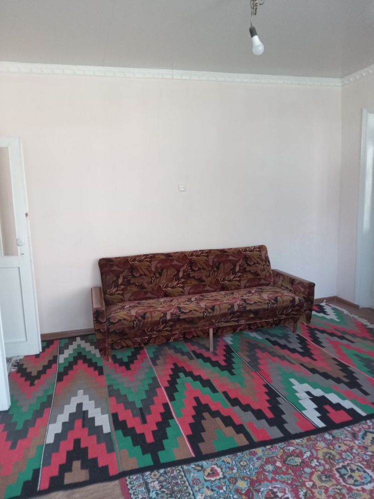Toshkent shahar Yashnabod tumani Olmos mahalla 6 sotix hovli sotiladi
