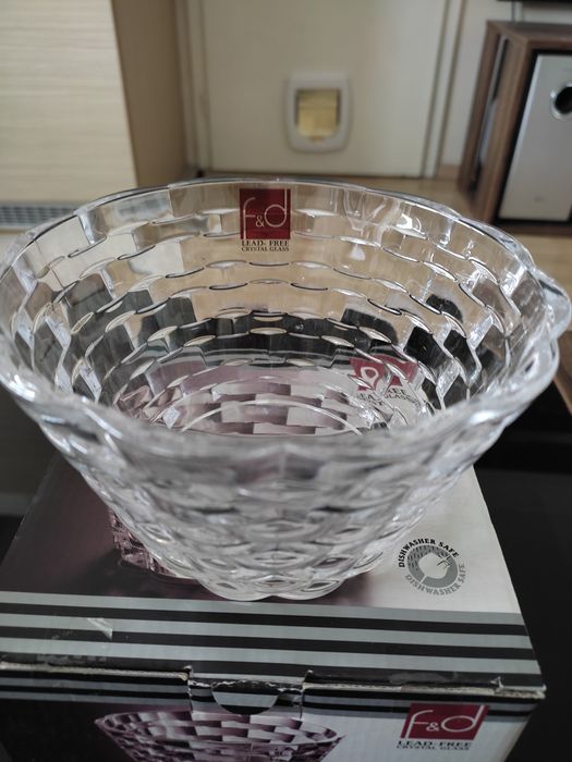 Купи,малки и голями, има и  кристални