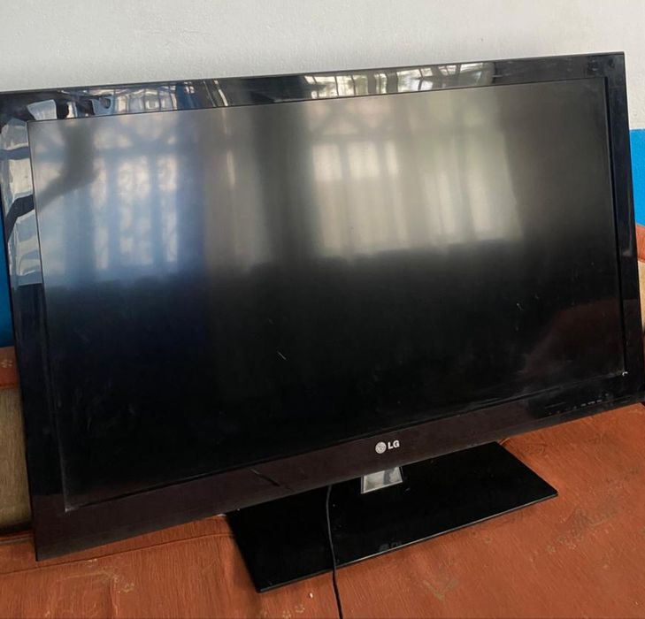 Продаю телевизор LG