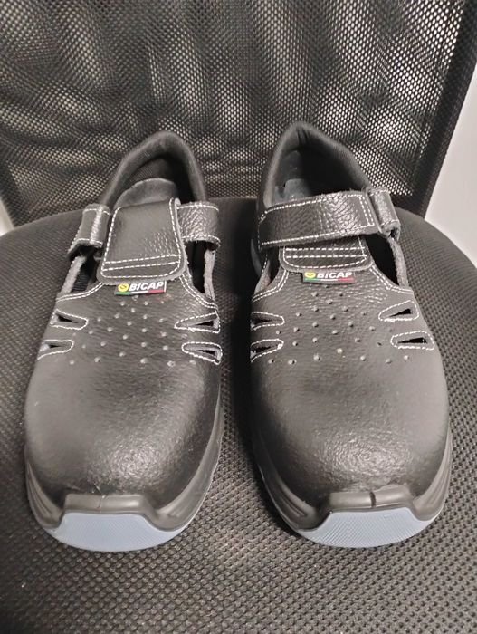 Vând sandale protecție