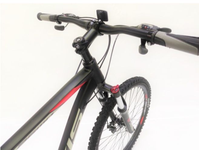 Продаю велосипед горный,кросс-кантри AXIS MD 26. 17 черный-красный