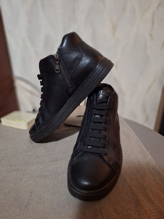 Кожени Кецове марка Prada