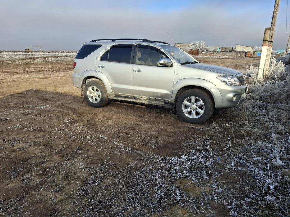 Продам Таёта Фортунер.
