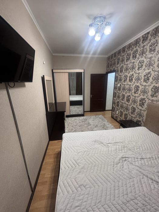 Oybek metro kvartira sotiladi