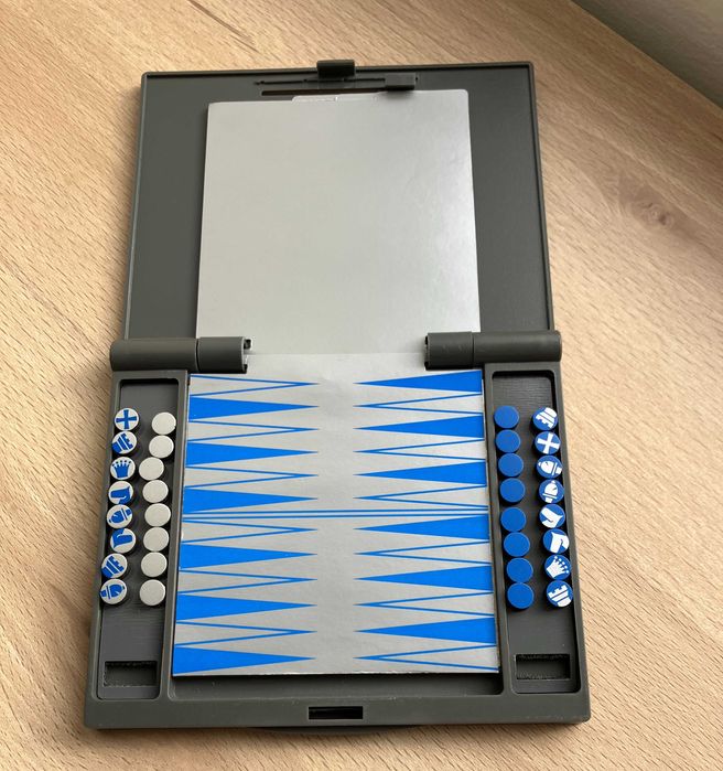 Joc de societate portabil 4 in 1 - Șah, X și Zero, Solitaire, Table