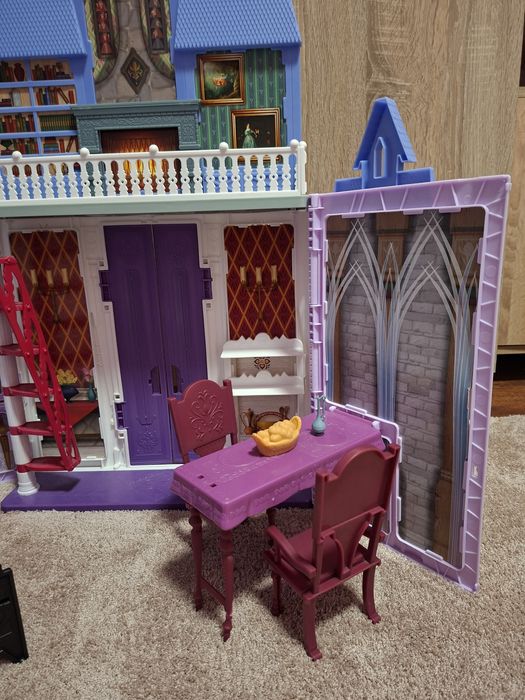 DISNEY Frozen II Сгъваем замък АРЕНДЕЛ на Елза и Анна