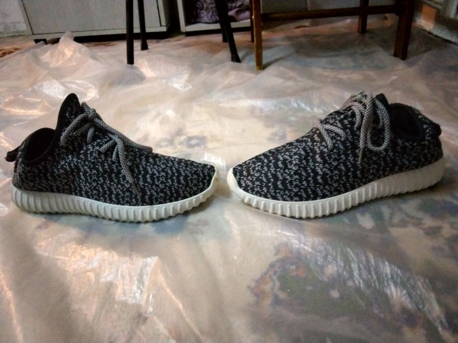 Продам кроссовки