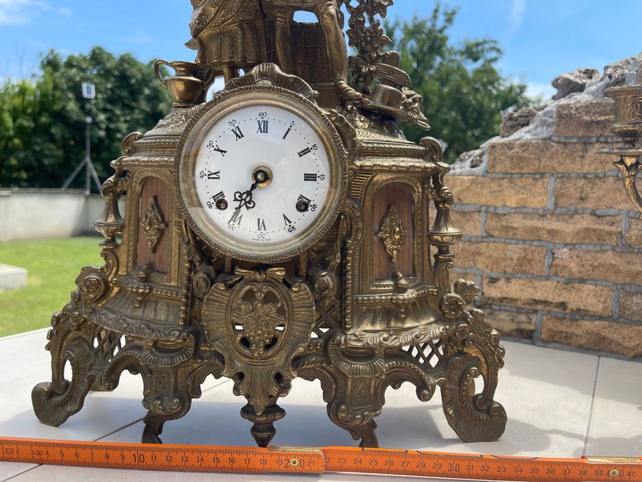 Античен Часовник масивен бронз