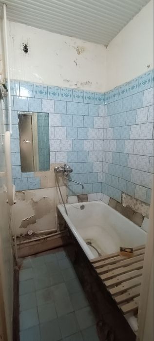 Сотилади Чилонзор 22 квартал 2 хонали разделка