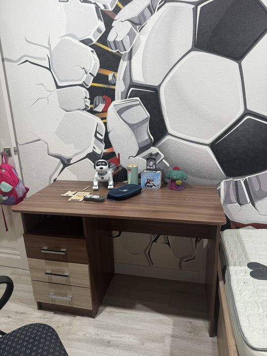 Пролам стол в хорошем состоянии